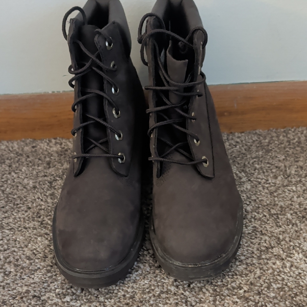 Sorel Women's Black Heeled Boots. Size 9
